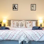 Adrian House, Near Hospital, Easy Parking + Garden